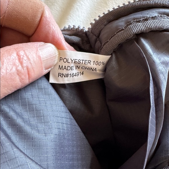 Mini sling back pack - Picture 9 of 10